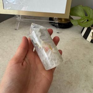 Agate crystal tower point